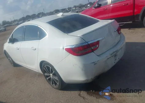 2017 Buick Verano Sport Touring z USA, uszkodzony, nr VIN 1G4PR5SK5H4110445